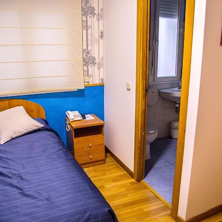 Hostal Montaloya Мадрид Экстерьер фото