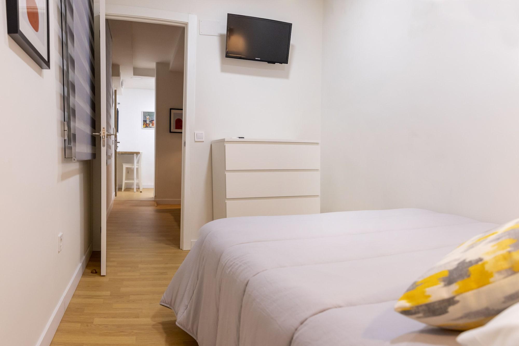 Hostal Montaloya Мадрид Экстерьер фото