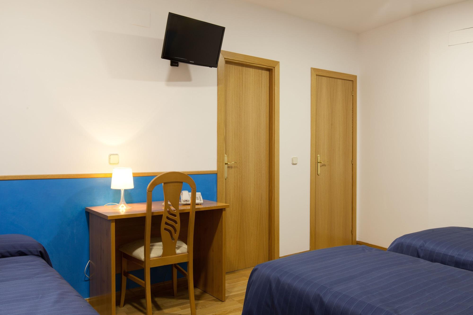 Hostal Montaloya Мадрид Экстерьер фото