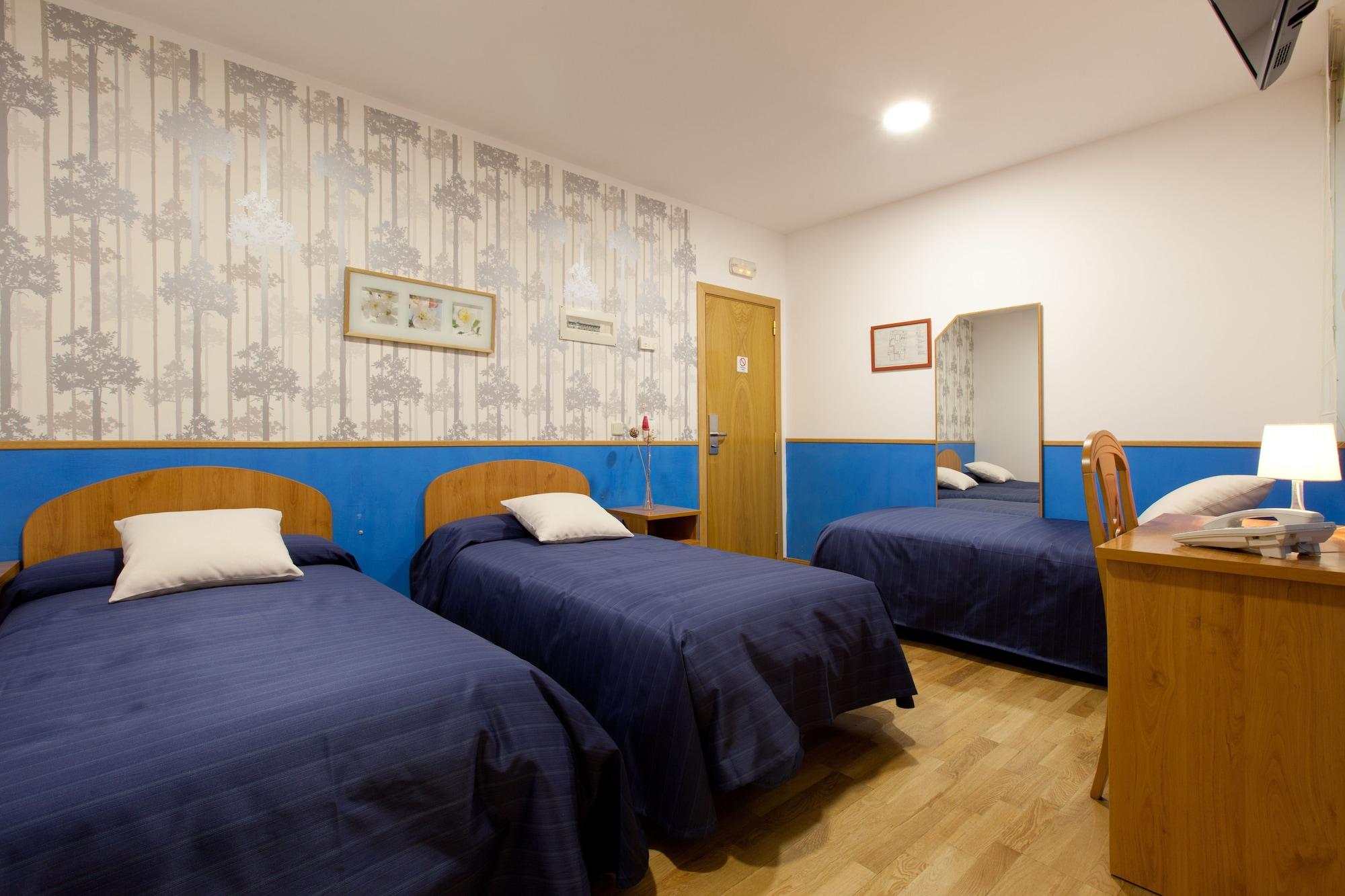 Hostal Montaloya Мадрид Экстерьер фото