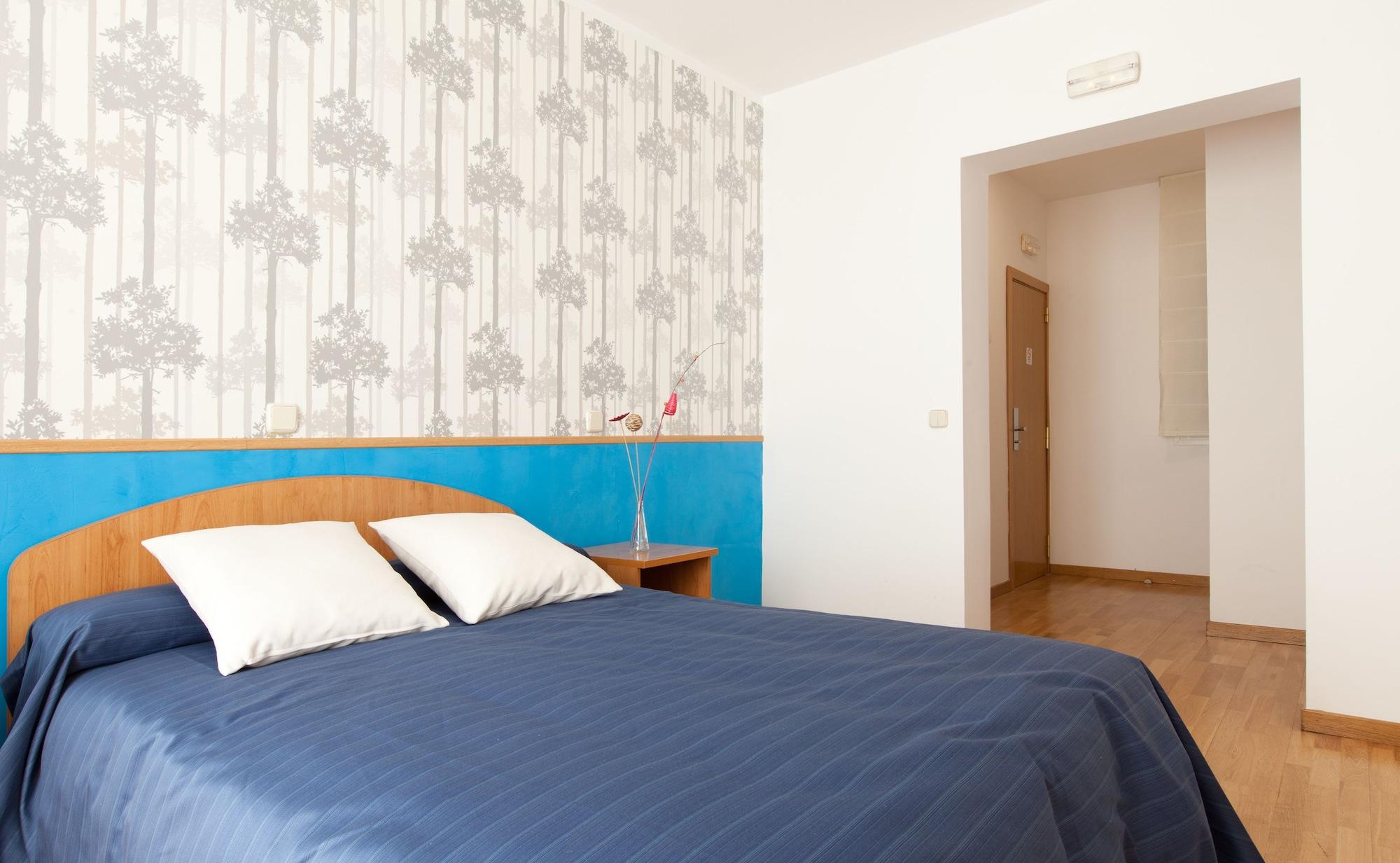 Hostal Montaloya Мадрид Экстерьер фото