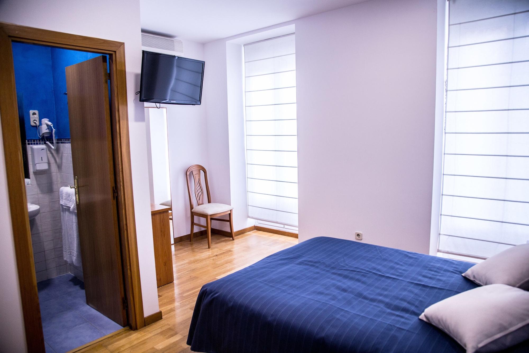 Hostal Montaloya Мадрид Экстерьер фото