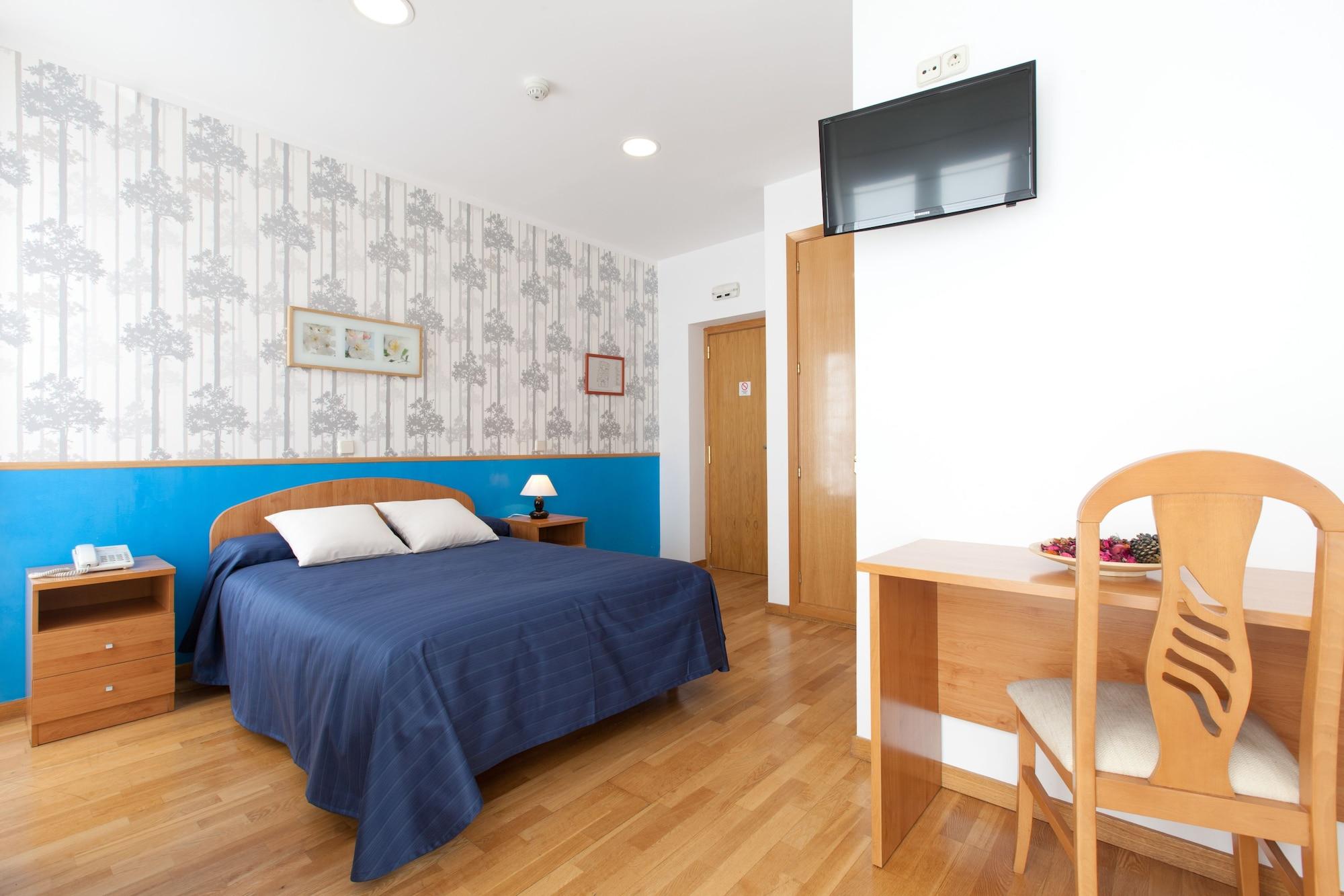 Hostal Montaloya Мадрид Экстерьер фото