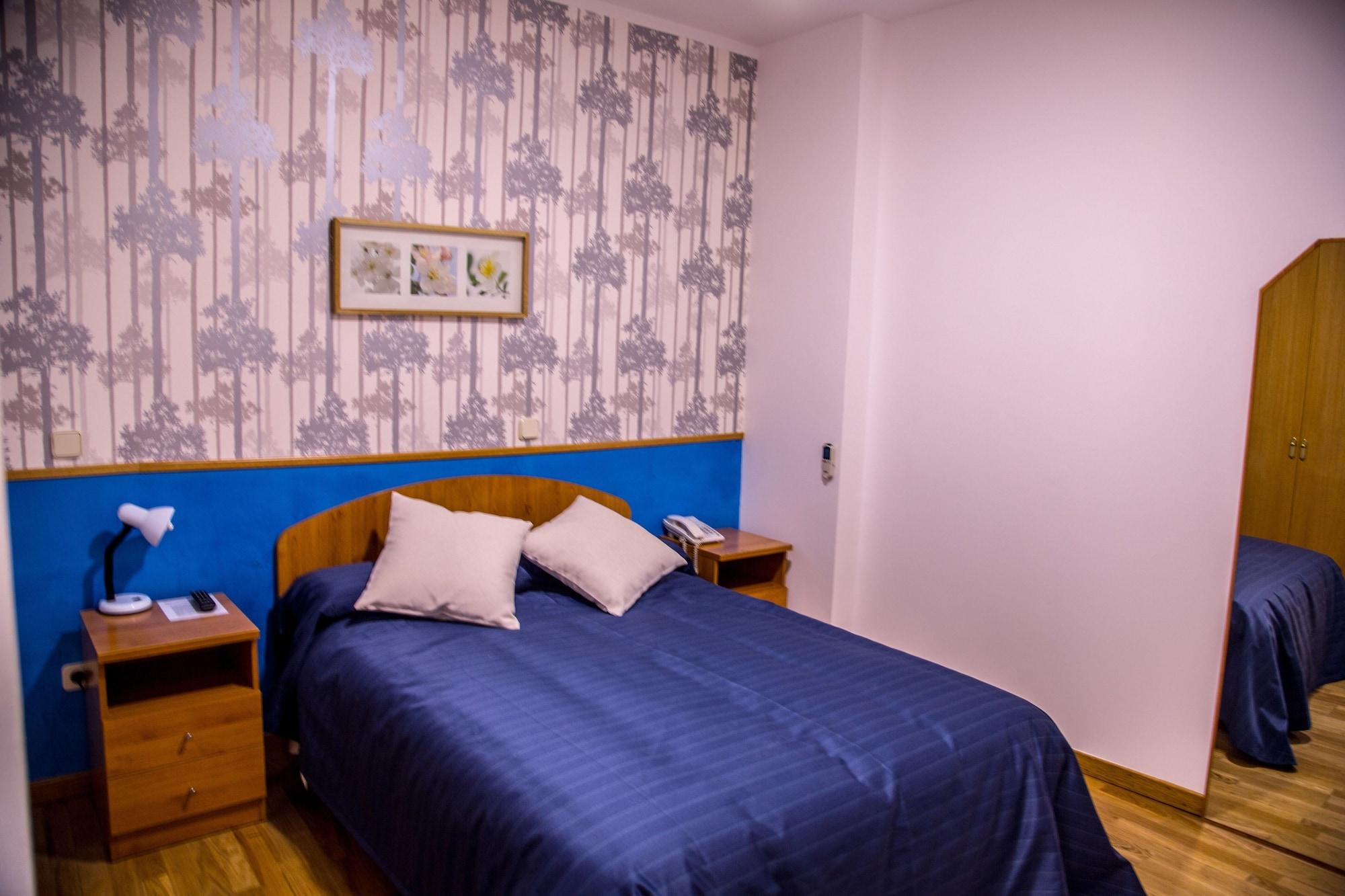 Hostal Montaloya Мадрид Экстерьер фото