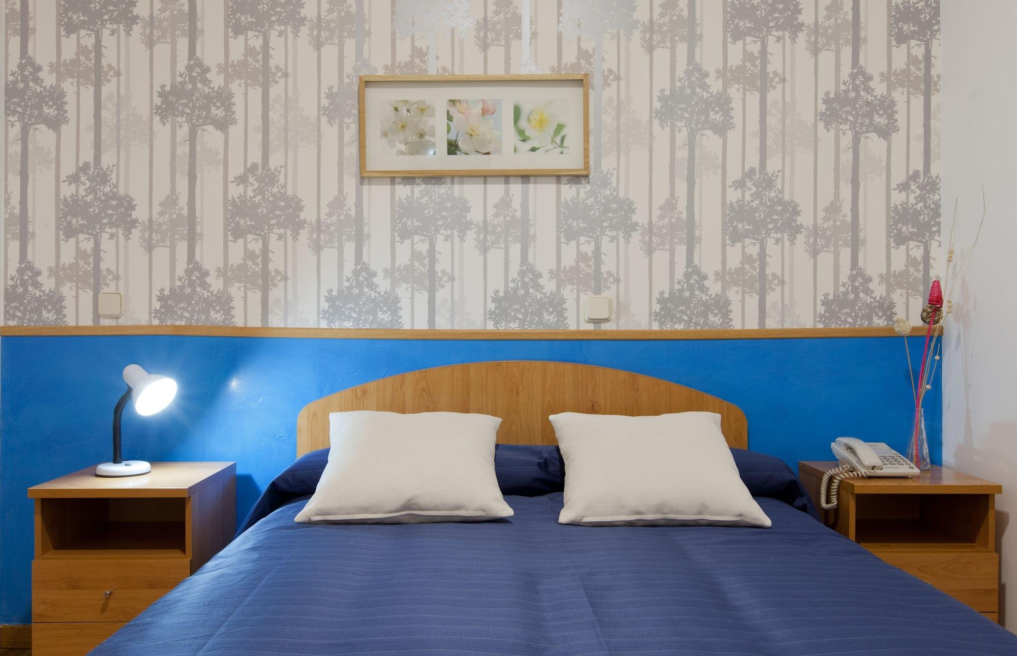 Hostal Montaloya Мадрид Экстерьер фото